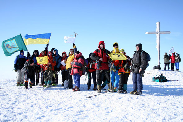 11 часов 35 минут. Вершина! Вершина горы, вершина нашего счастья!