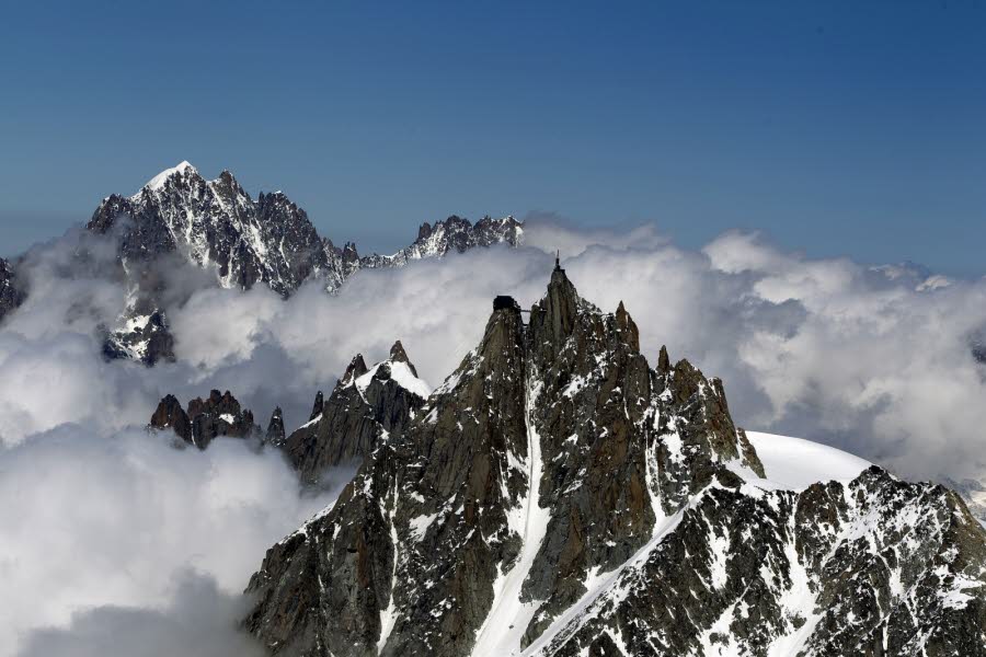 пик Эгюий дю Миди (Aiguille du midi , 3842 м)