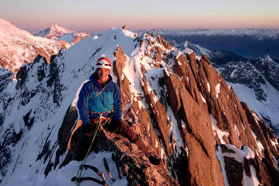 Лука Линдич на вершине Пиц Бадиле (Piz Badile) 