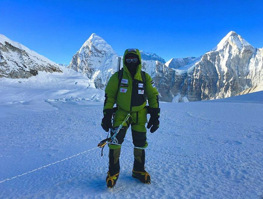 Алекс Тикон (Alex Txikon) у Эвереста, 2017