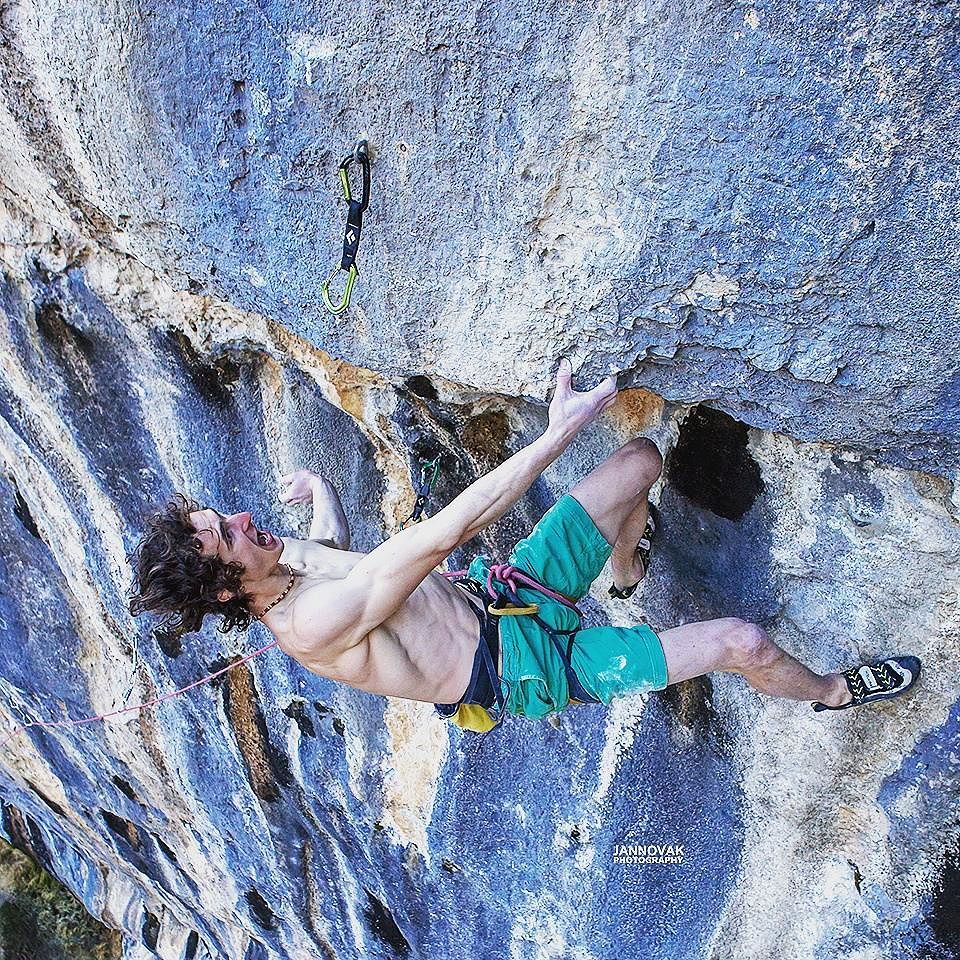 Адам Ондра (Adam Ondra) на маршруте "Lapsus" сложности 9b