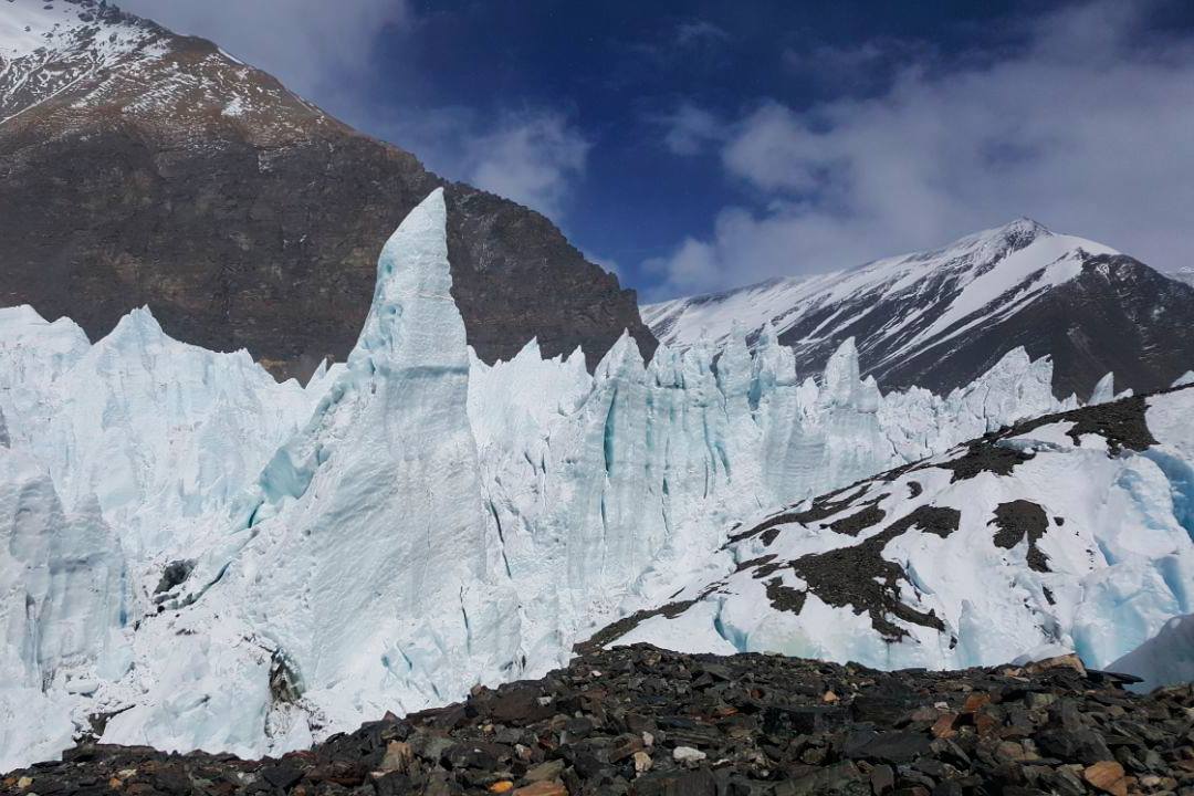 День 17. 23 апреля. переход от  Middle Camp (5800м) до ABC (6400м).