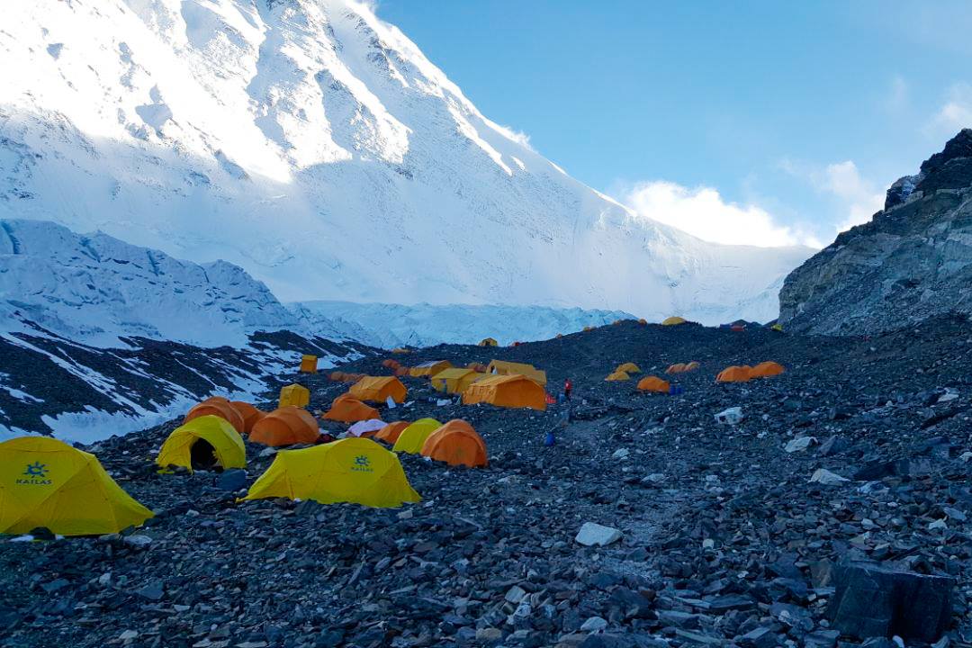 День 17. 23 апреля. переход от  Middle Camp (5800м) до ABC (6400м).