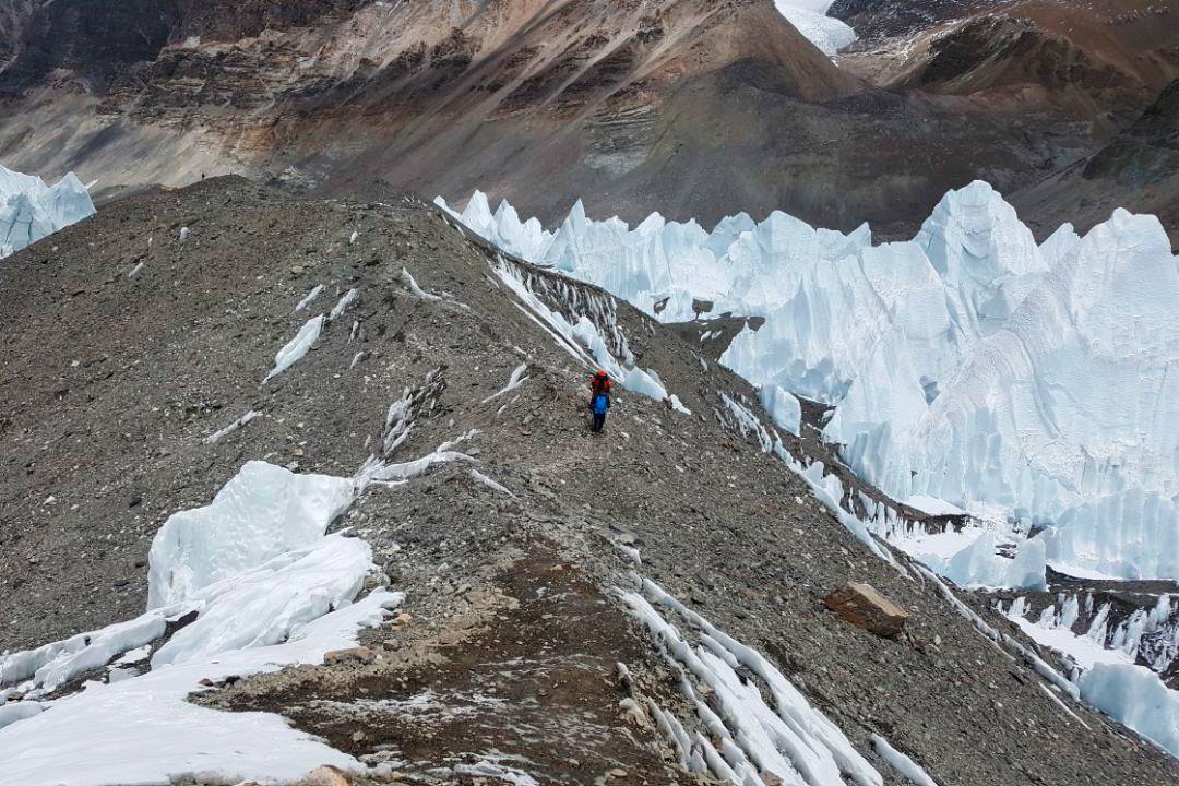 День 17. 23 апреля. переход от  Middle Camp (5800м) до ABC (6400м).