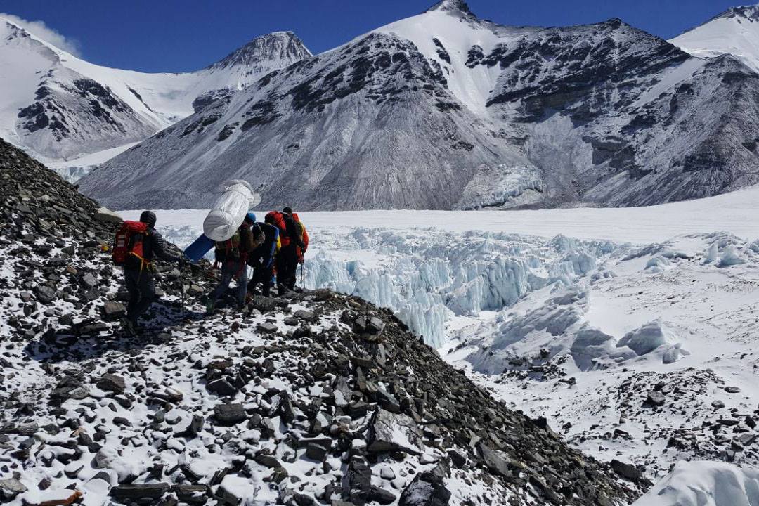 День 29. 5 мая. Спуск в базовый лагерь.