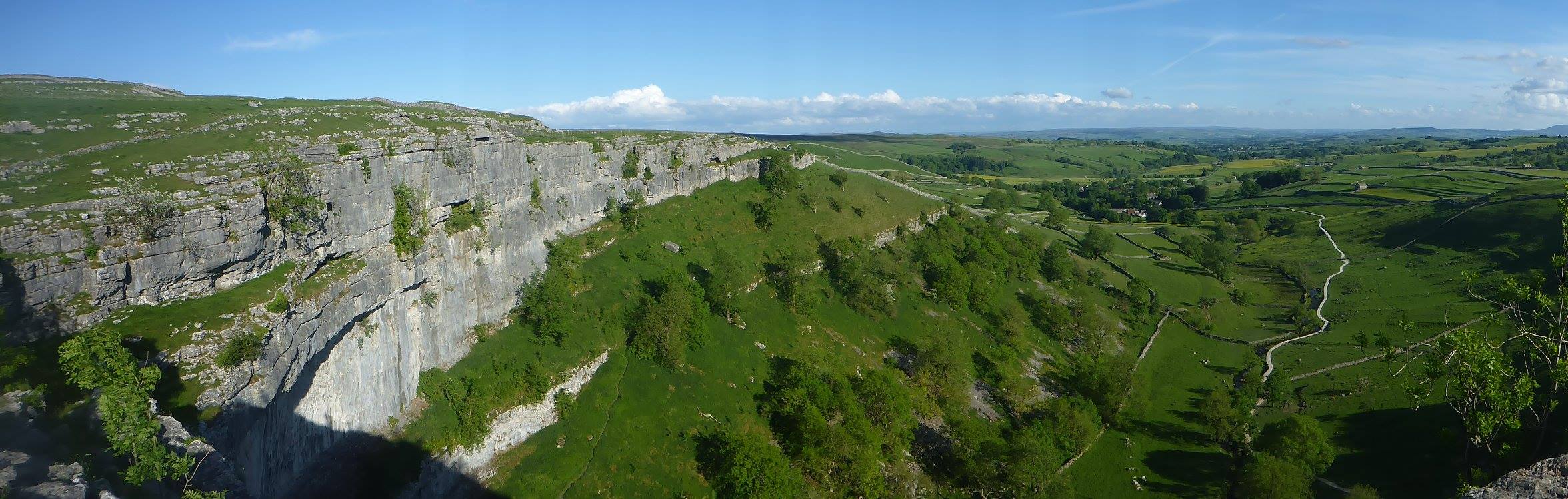 Скалы Malham