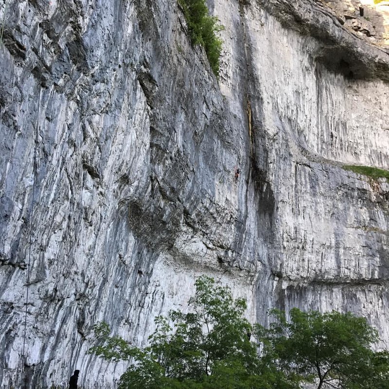 "project Malhalm" 9b проект на сводах пещеры Malham Cave