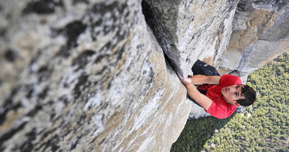 Алекс Хоннольд (Alex Honnold) на маршруте "Freerider", что расположен на Эль-Капитане (Йосемити, США)