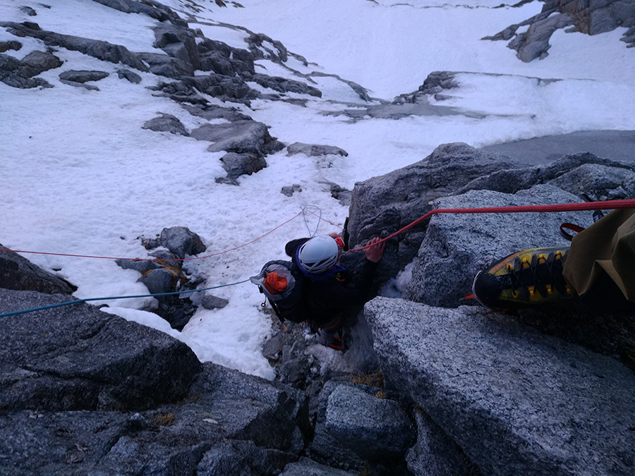 Восхождение по маршруту "Red Devils" на вершину пика Эгюий-дю-Миди (Aiguille du midi , 3842 м)