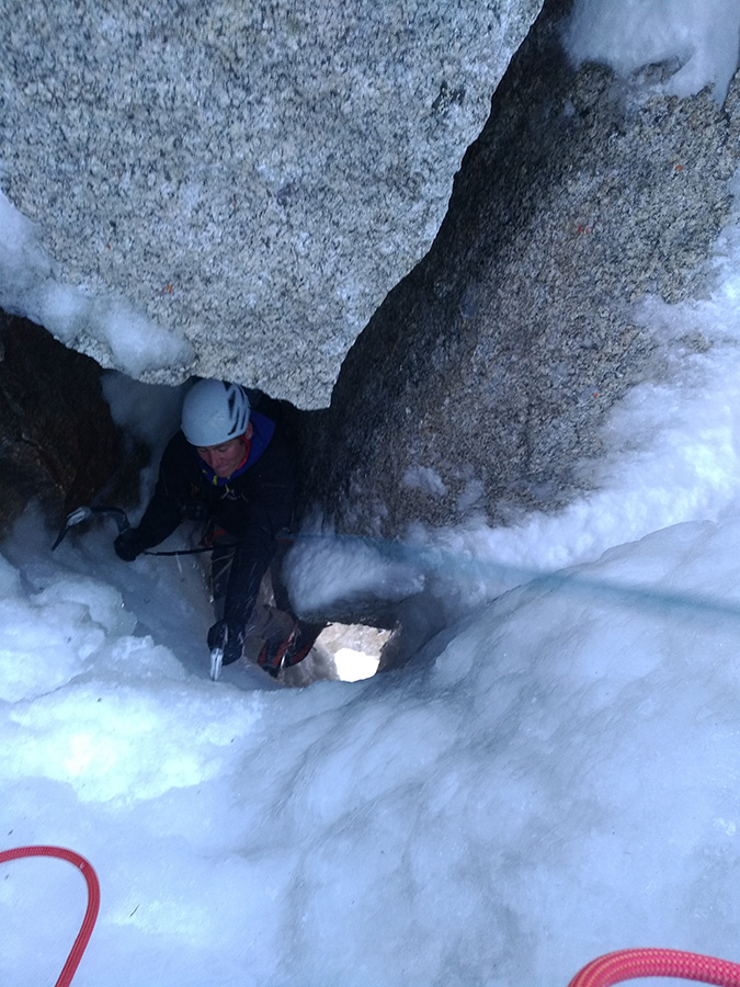 Восхождение по маршруту "Red Devils" на вершину пика Эгюий-дю-Миди (Aiguille du midi , 3842 м)