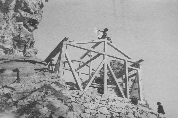 Строительство хижины Сольвей (Solvay Hut)