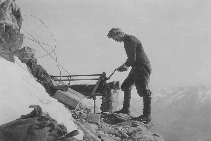 Строительство хижины Сольвей (Solvay Hut)