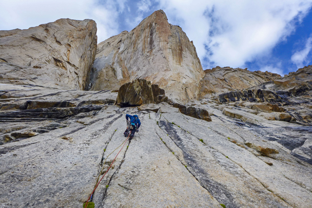 Большая Башня Транго (Great Trango Tower, 6286м)