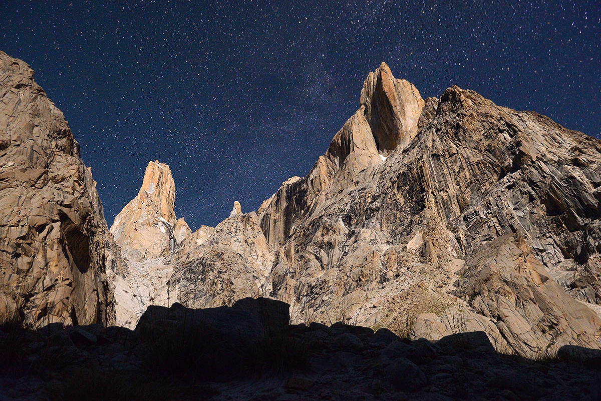 Маршрут на вершину Безымянной Башни Транго ( Trango Nameless, 6250 метров) в Пакистане. Комбинация нового российского маршрута и маршрута "Claire de Lune" 1999 года 