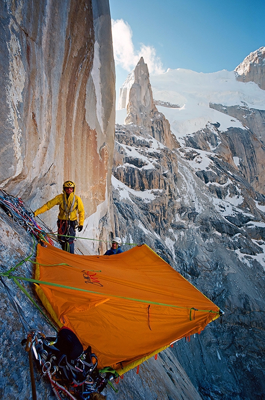 Маршрут на вершину Безымянной Башни Транго ( Trango Nameless, 6250 метров) в Пакистане. Комбинация нового российского маршрута и маршрута "Claire de Lune" 1999 года 