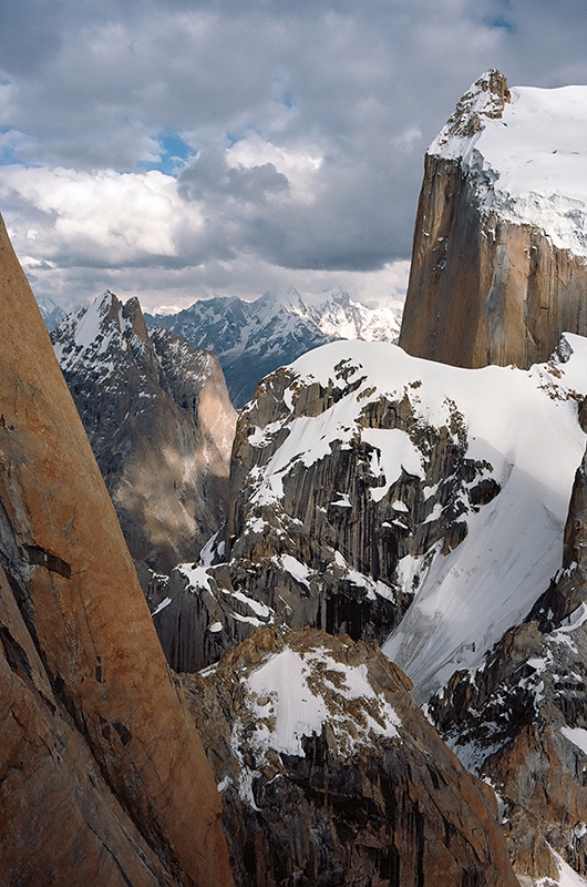 Маршрут на вершину Безымянной Башни Транго ( Trango Nameless, 6250 метров) в Пакистане. Комбинация нового российского маршрута и маршрута "Claire de Lune" 1999 года 