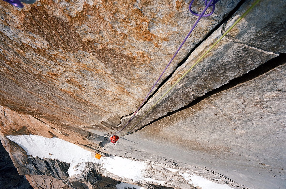 Маршрут на вершину Безымянной Башни Транго ( Trango Nameless, 6250 метров) в Пакистане. Комбинация нового российского маршрута и маршрута "Claire de Lune" 1999 года 