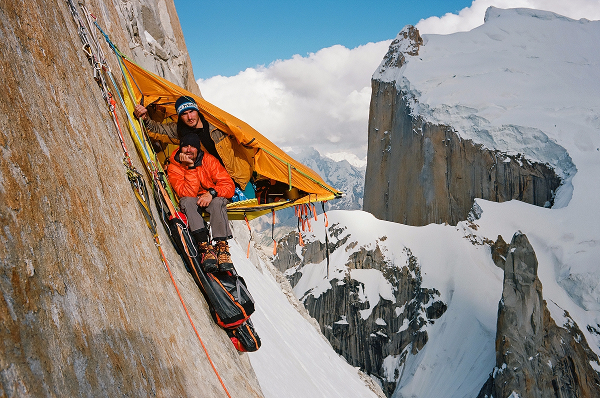 Маршрут на вершину Безымянной Башни Транго ( Trango Nameless, 6250 метров) в Пакистане. Комбинация нового российского маршрута и маршрута "Claire de Lune" 1999 года 