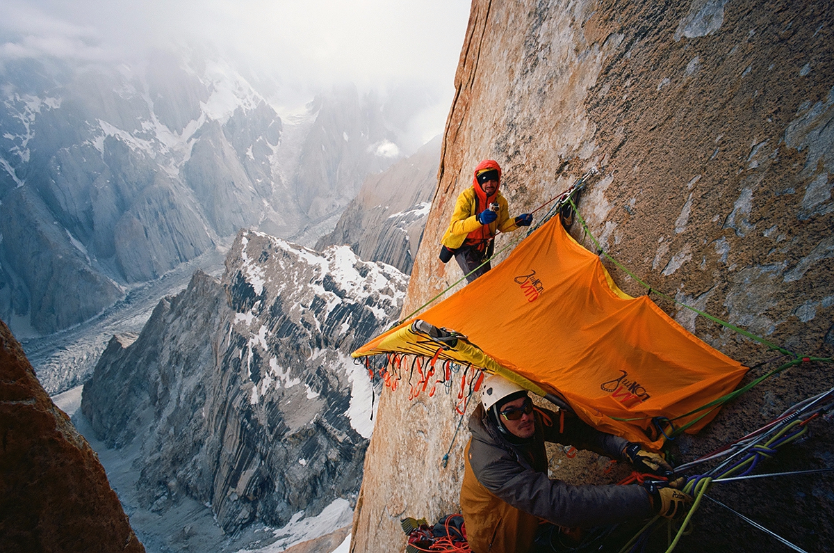 Маршрут на вершину Безымянной Башни Транго ( Trango Nameless, 6250 метров) в Пакистане. Комбинация нового российского маршрута и маршрута "Claire de Lune" 1999 года 