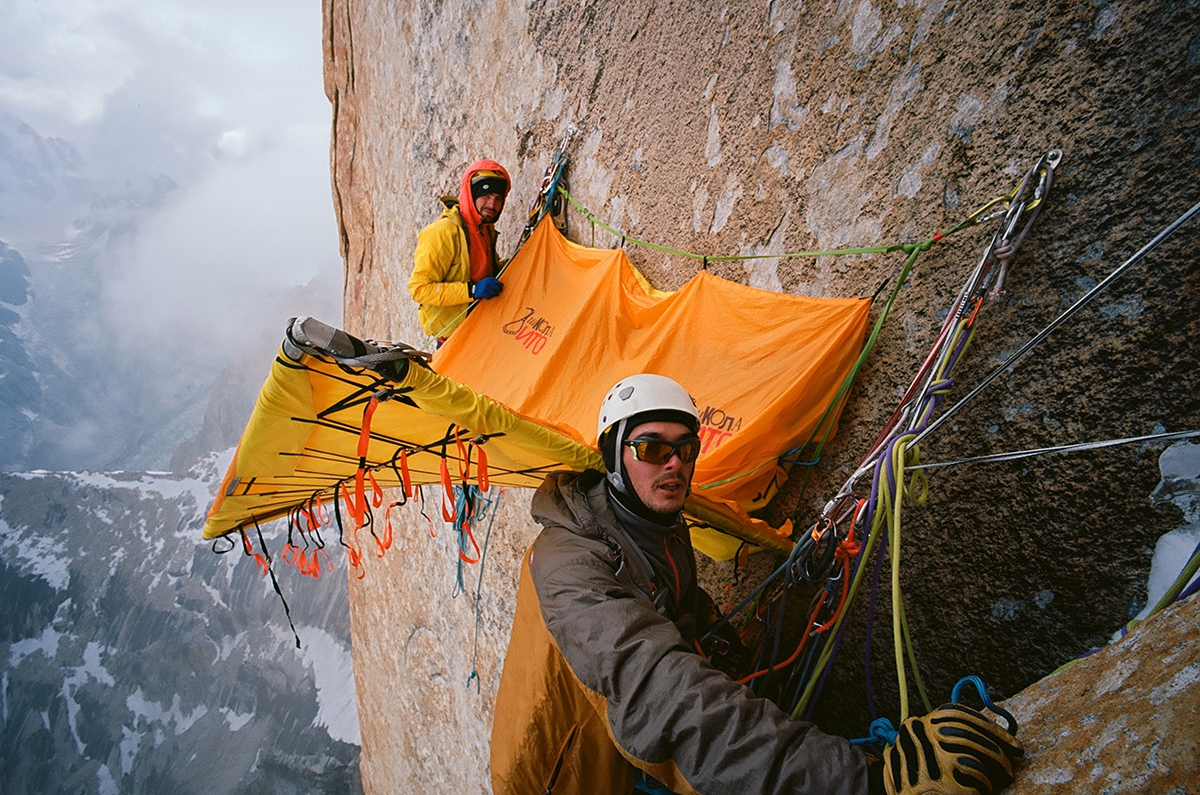 Маршрут на вершину Безымянной Башни Транго ( Trango Nameless, 6250 метров) в Пакистане. Комбинация нового российского маршрута и маршрута "Claire de Lune" 1999 года 