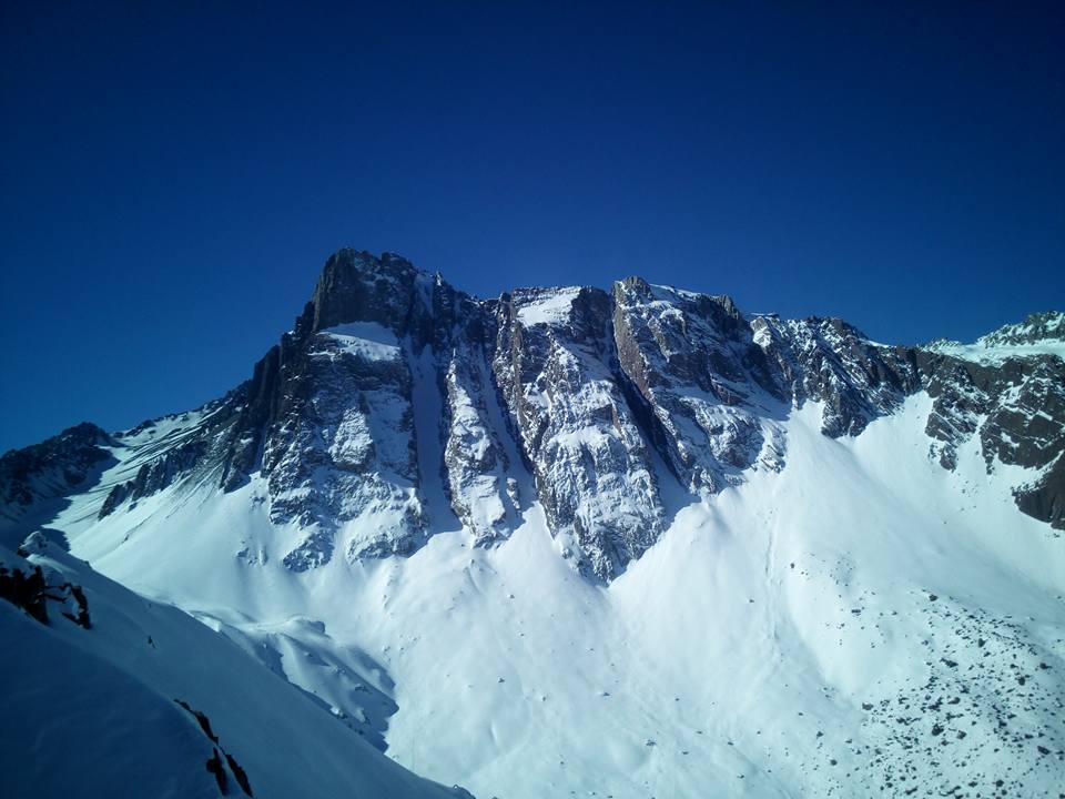 Южная стена горы Серро Аренас (Cerro Arenas, 4020 м), Чили.