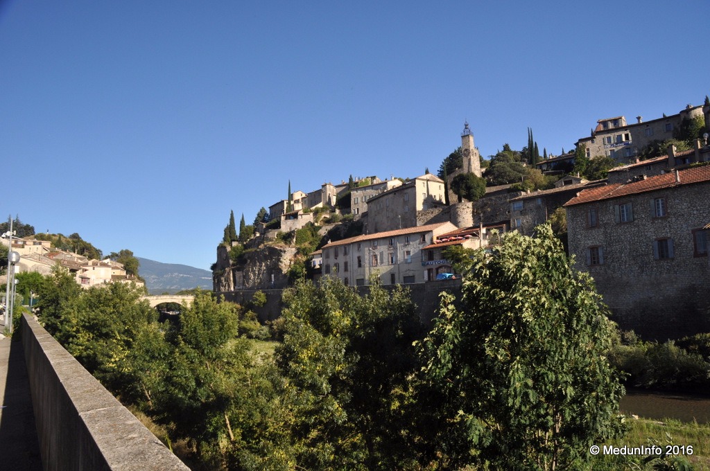 Город Vaison la Romaine