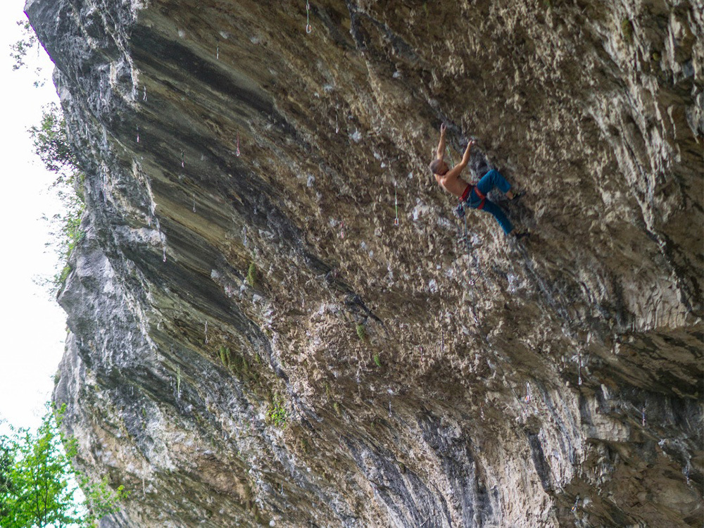 Альфредо Уэббер (Alfredo Webber) на маршруте "Thunder Ribes"  9a