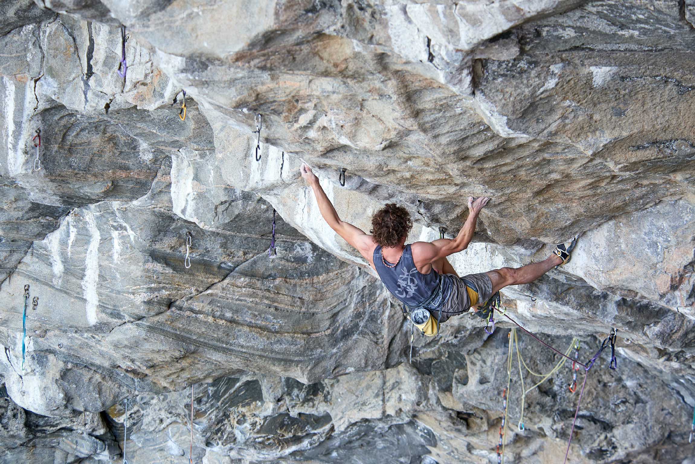 Адам Ондра (Adam Ondra) на маршруте Silence 9c. Фото Pavel Blazek