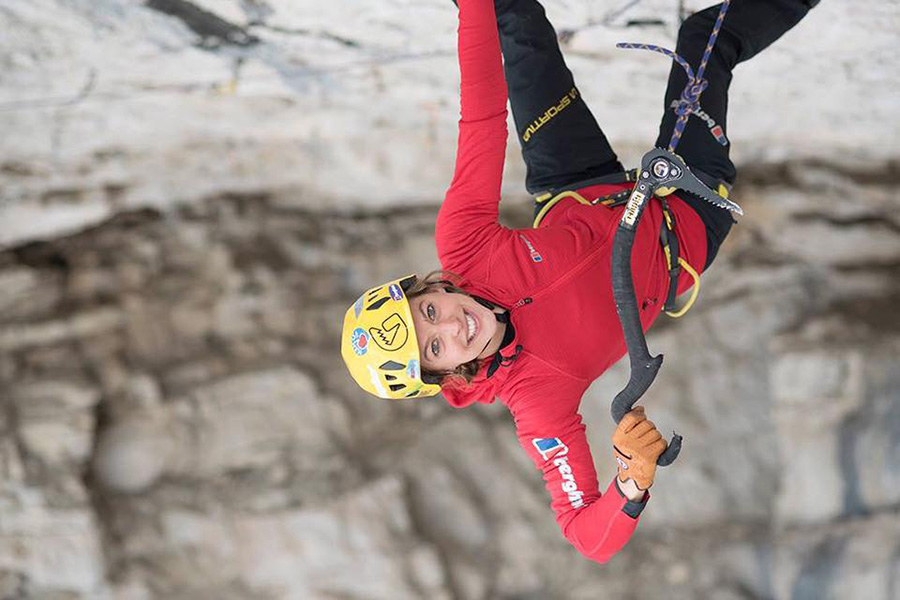 Анжелика Райнер (Angelika Rainer) на маршруте "A Line Above the Sky" D15. Фото Michael Maili