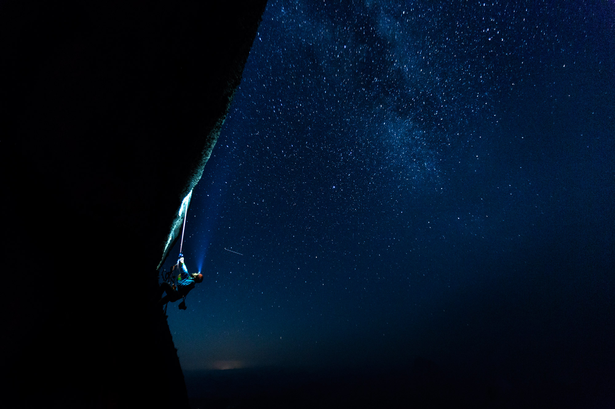 Маршрут  "Sangue Latino" (10b BR (8b FR), 17 веревок, 800 метров) на вершину Pedra Baina. Фото extremos.com.br