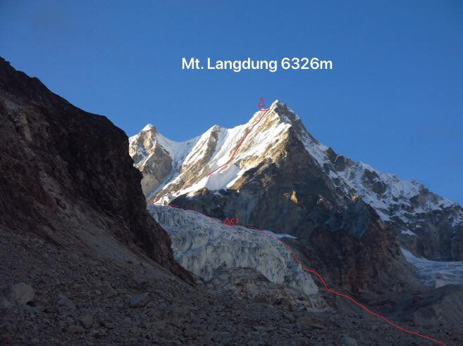 Первый маршрут на вершину горы Лангдунг (Mount Langdung, 6357м)