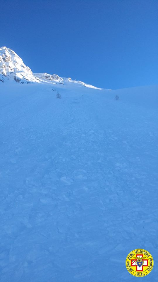 Место схода лавины на слоне горы Виридио (Monte Viridio, 2498 метров) в долине Валь-Грана. Фото CNSAS