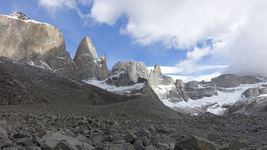 Долина Bader. вершины слева направо: Cuerno Norte - Mascara - Torre sin Nombre - La hoja - La Espada. Фото Siebe Vanhee, Sean Villanueva O