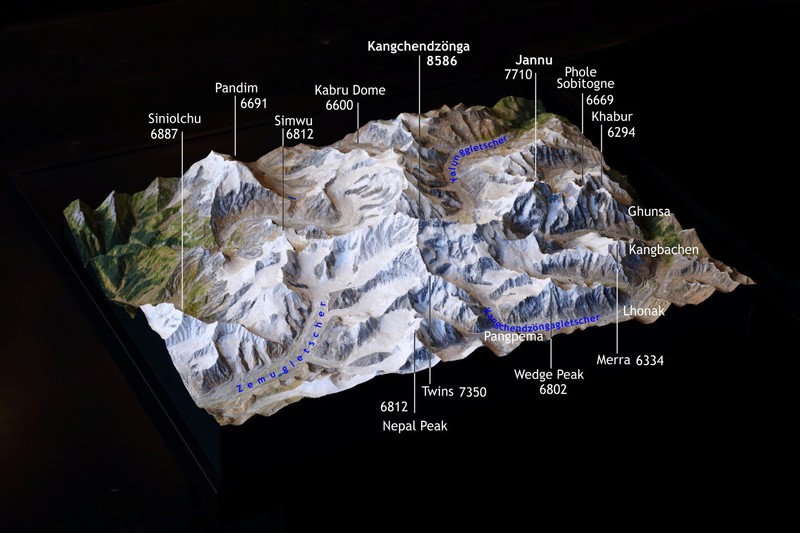 Канченджанга (Kangchenjunga, 8586 м) - третья по высоте вершина мира «Пять сокровищ великих снегов». Фото Wolfgang Pusch