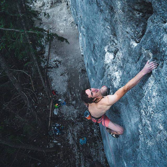 Адам Ондра (Adam Ondra) на маршруте  "Disbelief" (9b). Фото Bernartwood