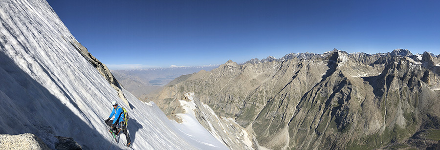 Новый маршрут Water World на ранее не покорённый пик Кирис (Kiris Peak ) высотой 5428 метра, Пакистан. Фото Maurizio Giordani