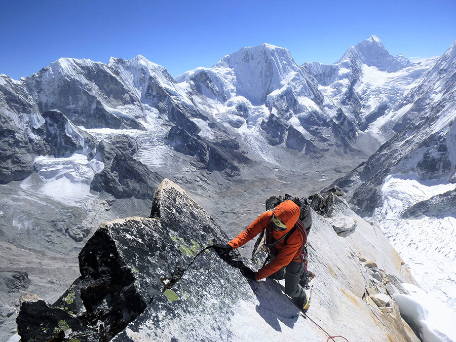 Восхождение по маршруту Bihâna на непальскую вершину Лангдунг (Mount Langdung, 6357м)