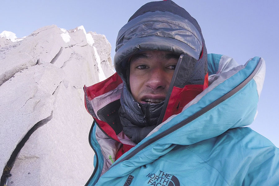 Давид Лама (David Lama) на вершине подножия Лунаг Ри (Lunag Ri) . Фото David Lama