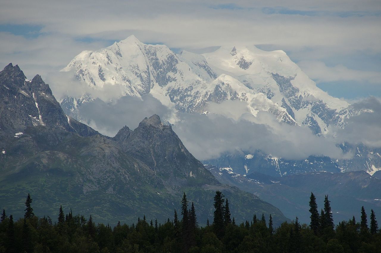 горы Хантер (Mount Hunter / Begguya) высотой 4442 метра