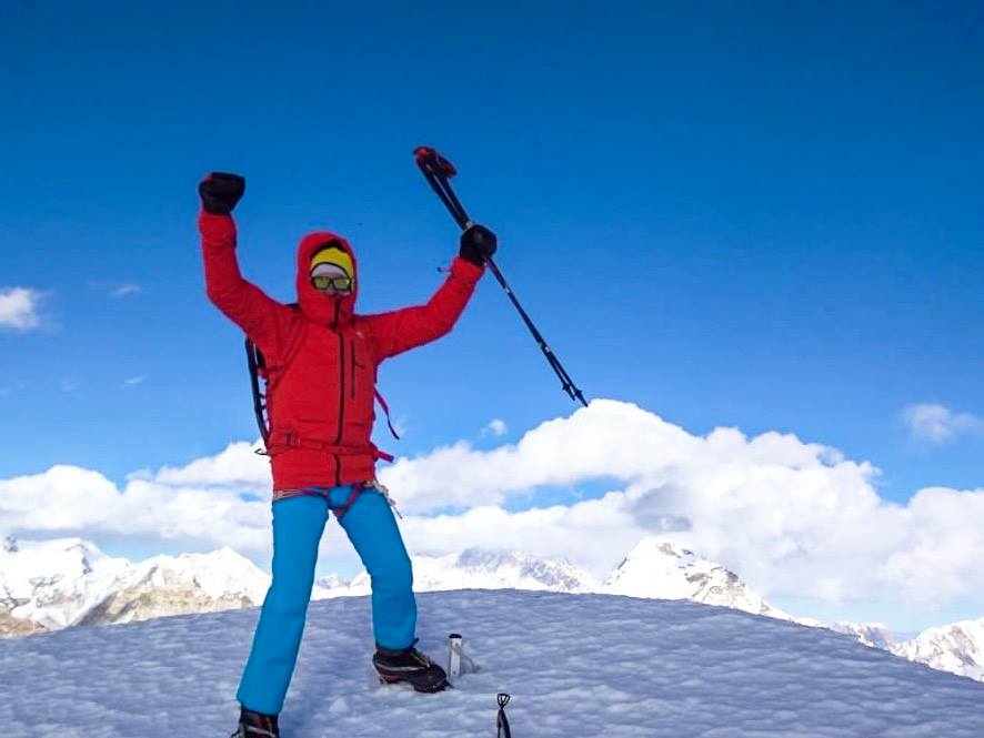 Симоне Моро (Simone Moro) и Пемба Галье Шерпа (Pemba Gyalje Sherpa) на вершине Мера Пик (Mera Peak, 6474 метров). Фото Simone Moro