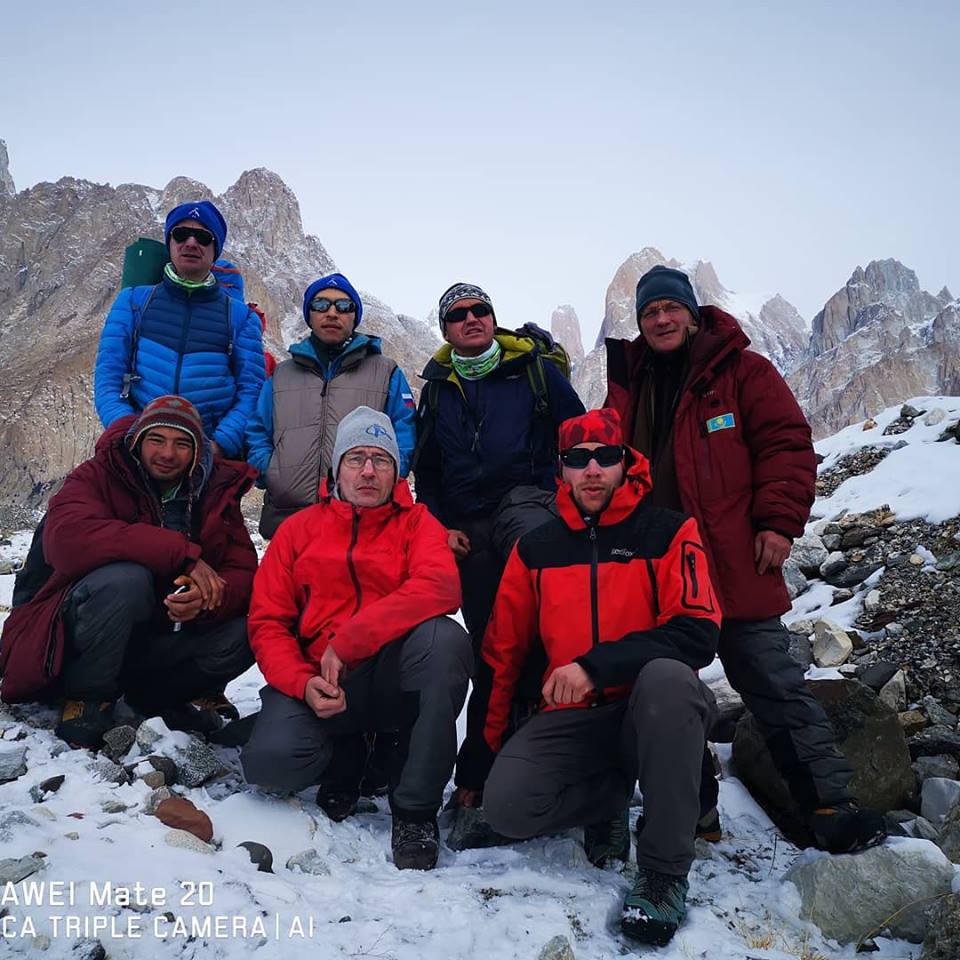 команда Василия Пивцова остановилась на ночевку в Хобурдзе. Фото K2 winter climb 2019