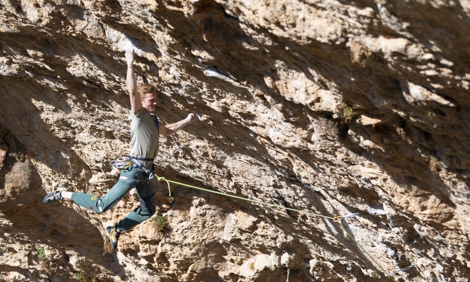 Якоб Шуберт (Jakob Schubert) на маршруте "Neanderthal" категории 9b . Фото Rainer Eder