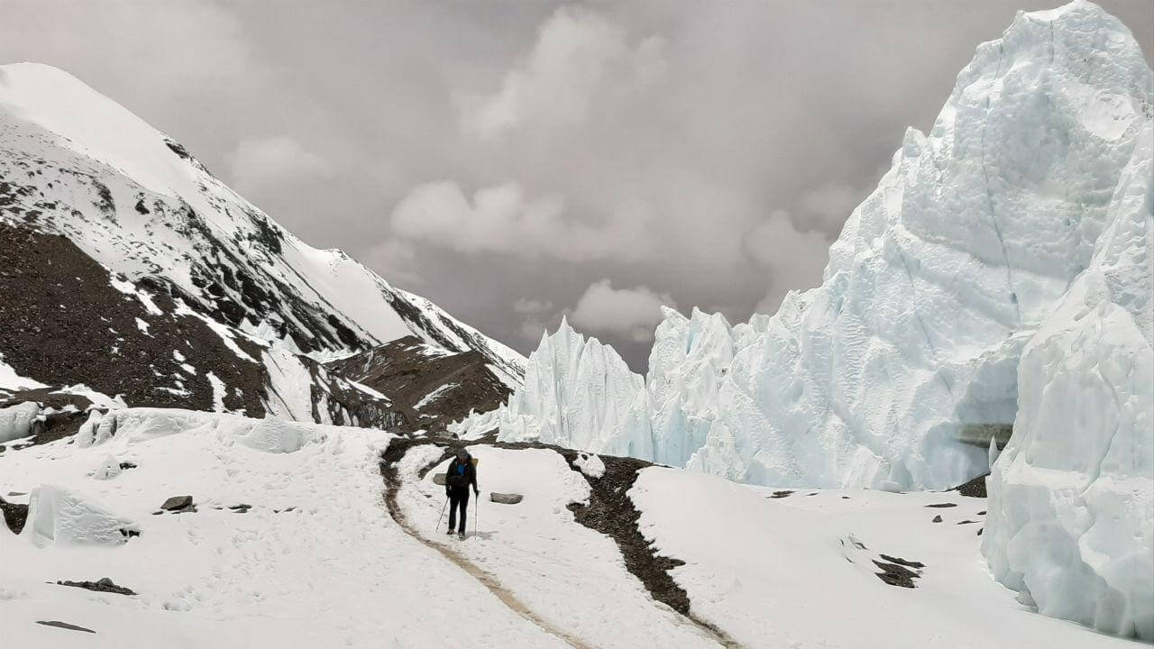 Спуск в базовый лагерь. Фото Валентин Сипавин