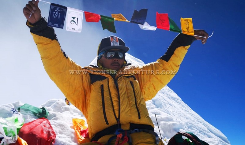 Дорчи Шерпа (Dorchi Sherpa) - рекордсмен прохождения траверса Эверест - Лхоцзе