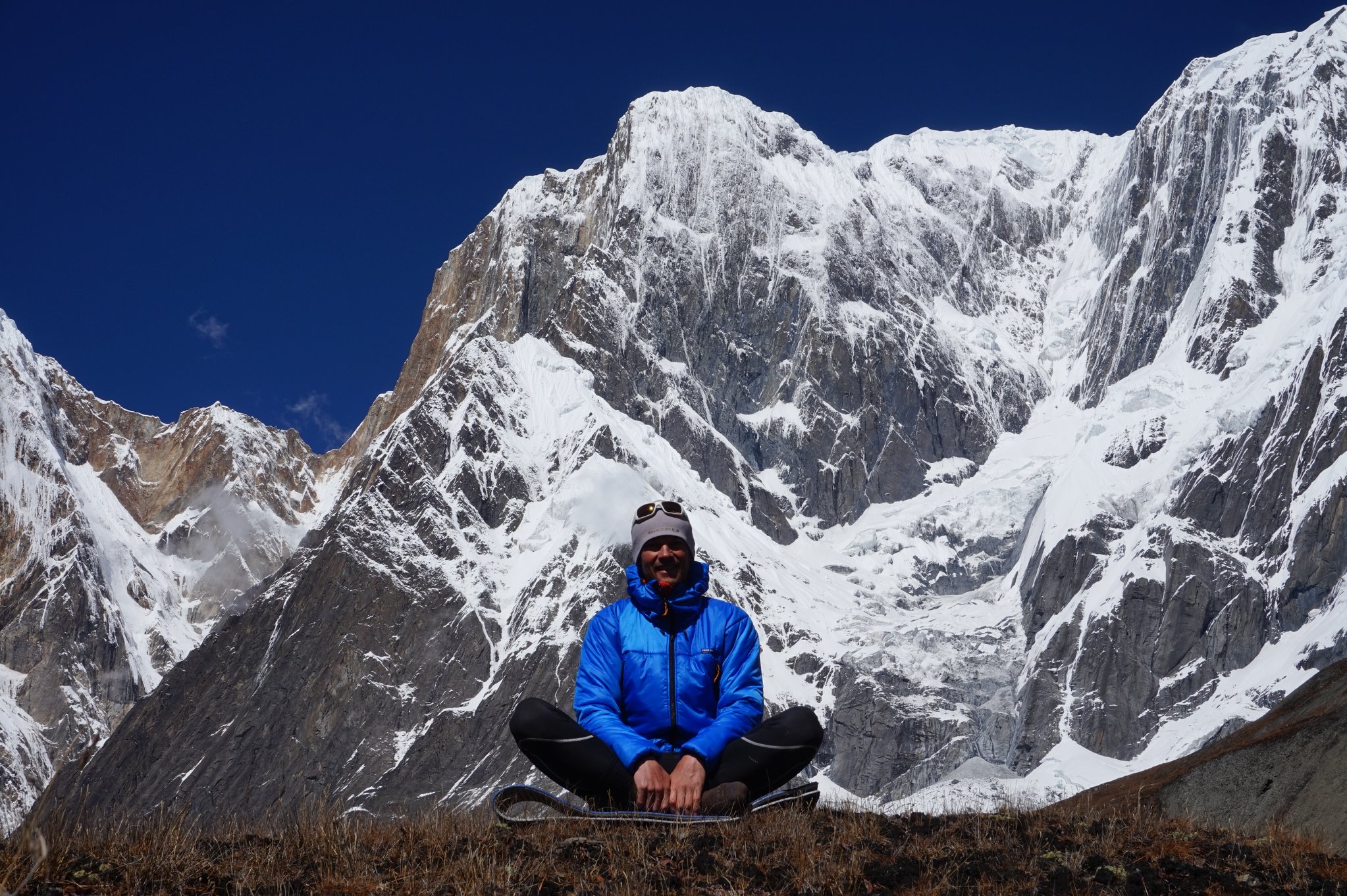 не пройденный юго-восточный гребень Аннапурна III ( Annapurna III 7555 метров). Фото Михаил Фомин