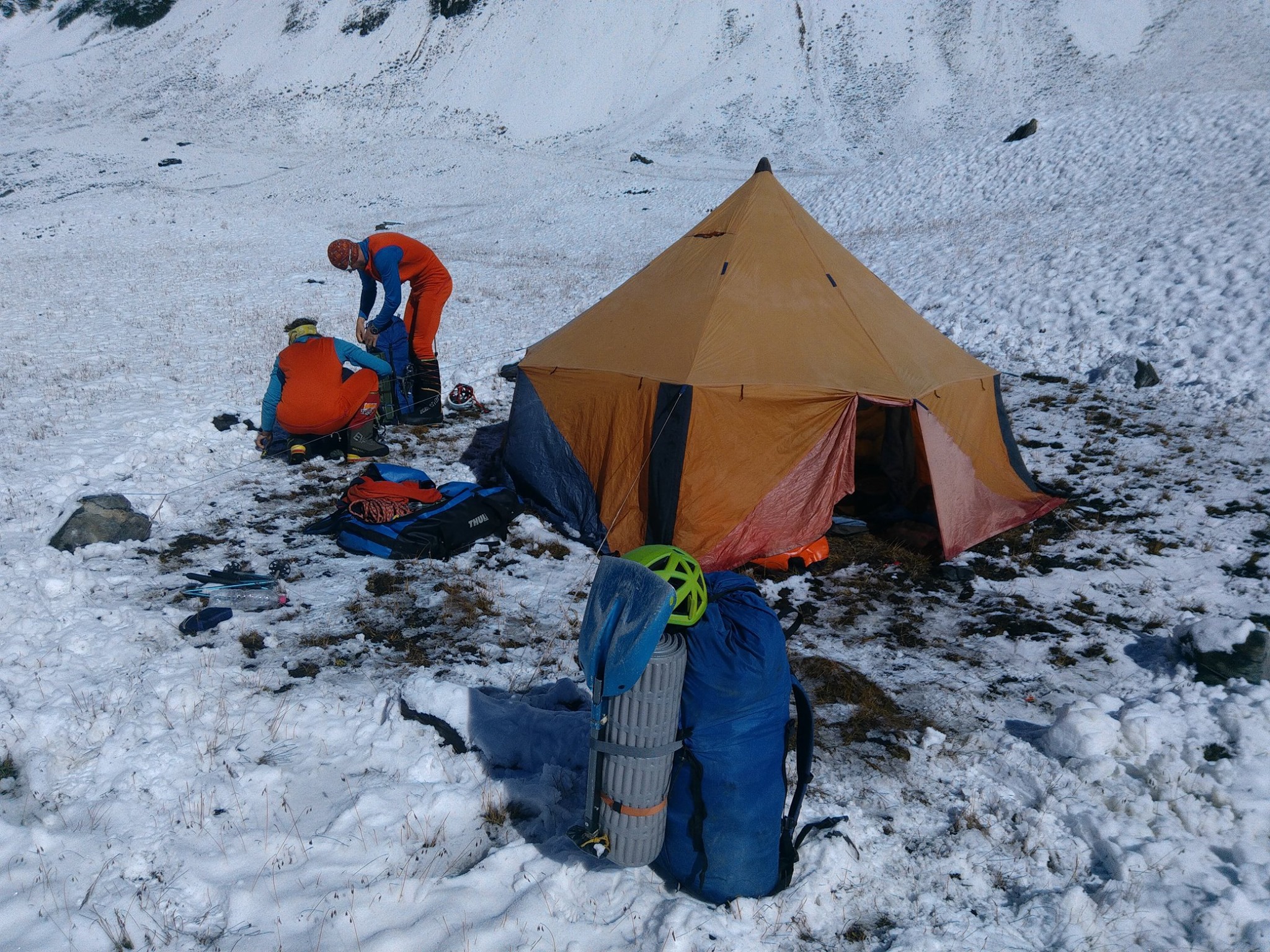 не пройденный юго-восточный гребень Аннапурна III ( Annapurna III 7555 метров). Фото Михаил Фомин