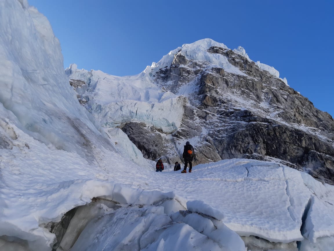 ледопад Кхумбу. Фото Alex Txikon