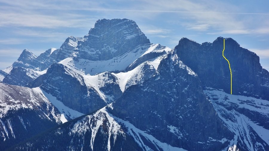 маршрут Iron Butterfly по Северной стене пика Виндтауэр (Windtower) у города Канмор (Canmore)