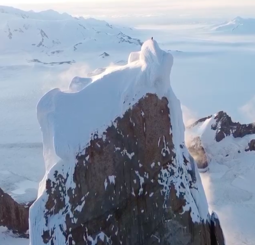 На вершине Серро-Торре  (Cerro Torre, 3128м)