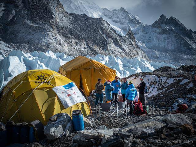  в базовом лагере Эвереста. Фото Alex Txikon